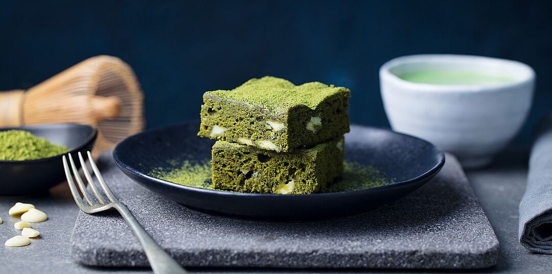 Matcha Brownies Rezept mit weißer Schokolade